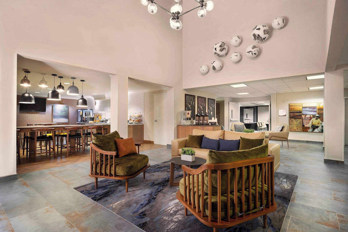 Fairfield by Marriott Inn & Suites Napa American Canyon - Photo 1