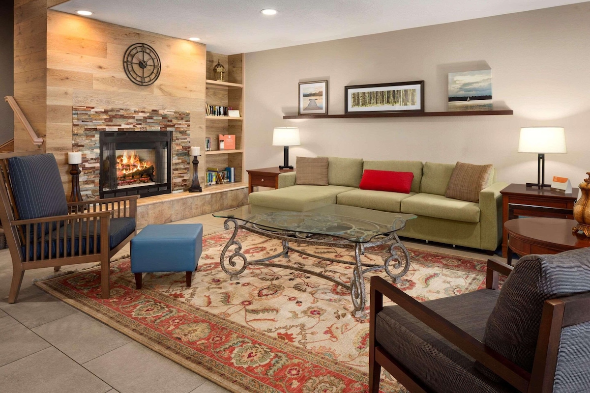 Country Inn & Suites by Radisson, Lexington, KY - Photo 1