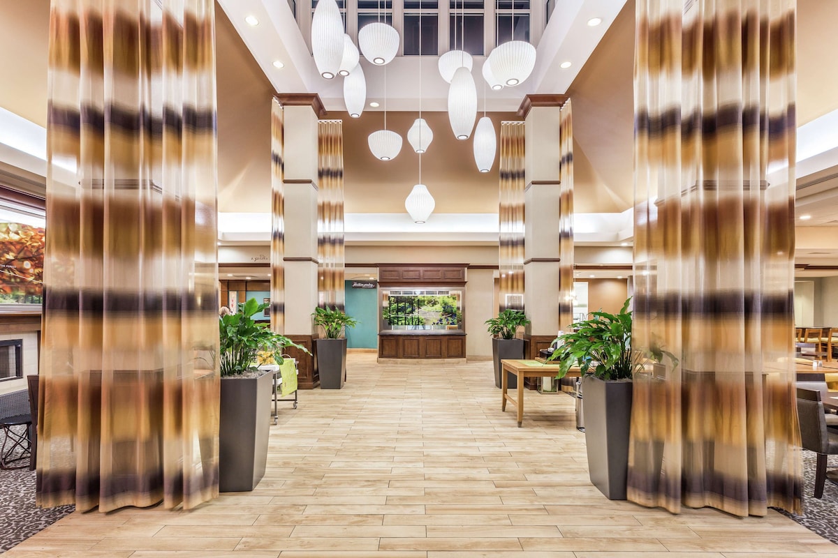Hilton Garden Inn Gainesville - Photo 1