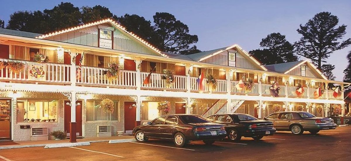 The Trails Inn - Photo 1