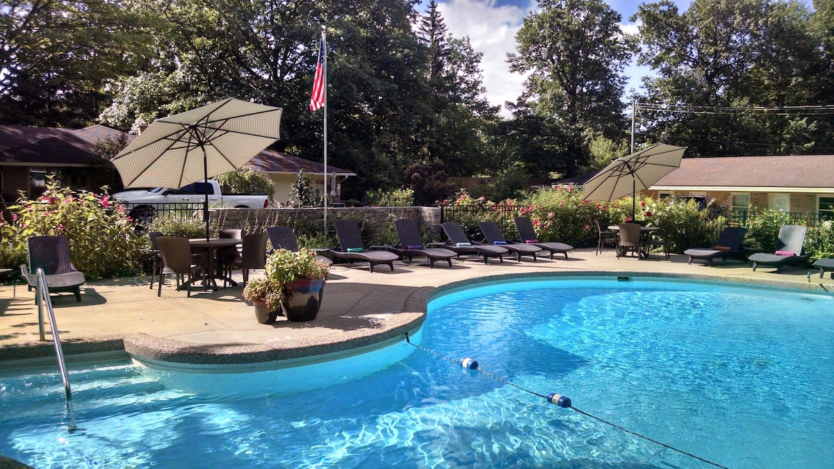 The Saugatuck Retro Resort Motel - Photo 1