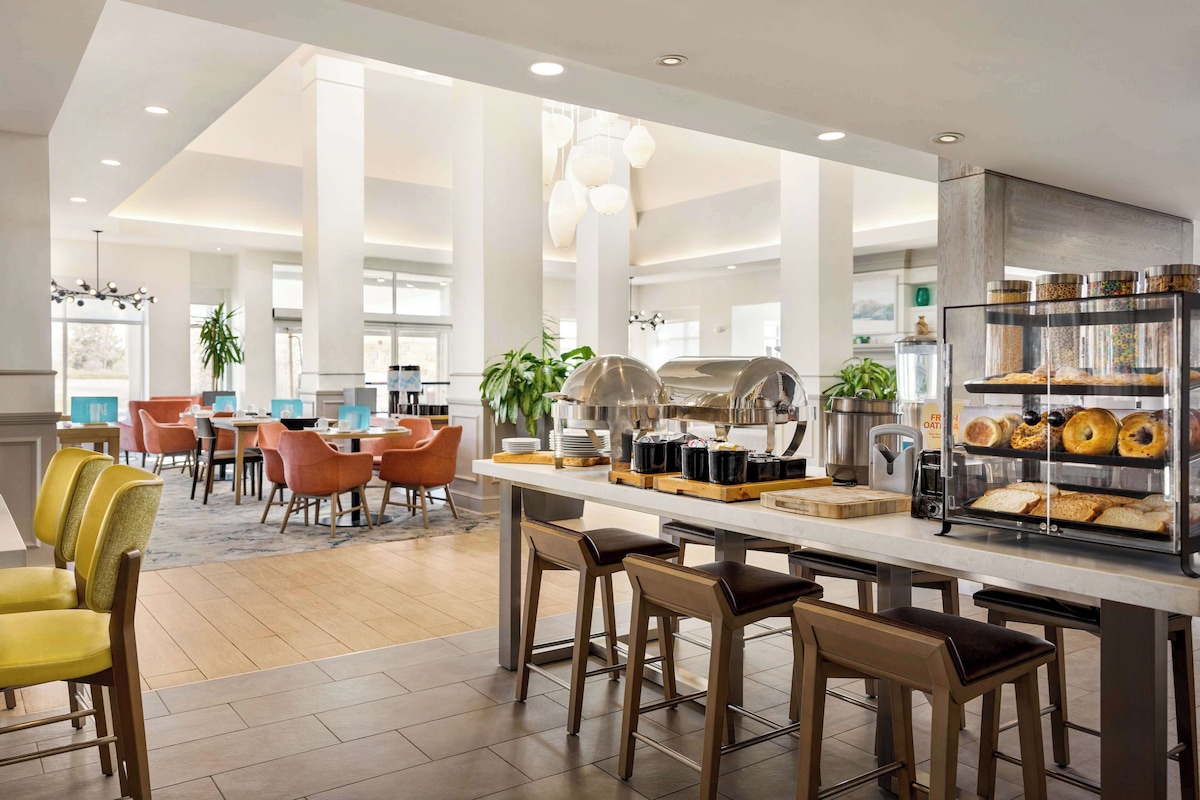 Hilton Garden Inn Fort Collins - Photo 1