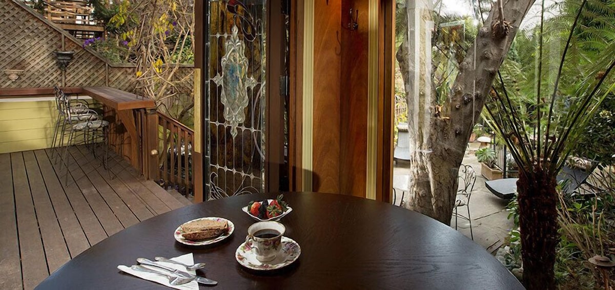 Noe's Nest Bed And Breakfast - Photo 1