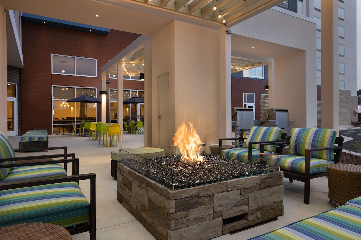 Hampton Inn & Suites Durham University Medical Center - Photo 1