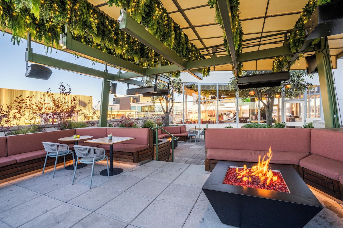 Halcyon, a hotel in Cherry Creek - Photo 1