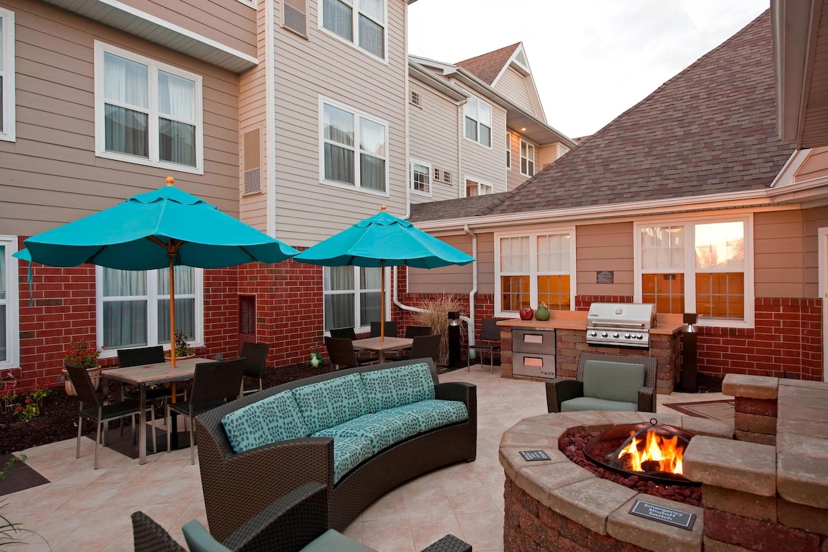 Residence Inn by Marriott Grand Rapids West - Photo 1