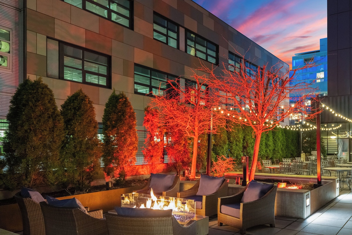 EVEN Hotel Seattle Downtown - Lake Union, an IHG Hotel - Photo 1