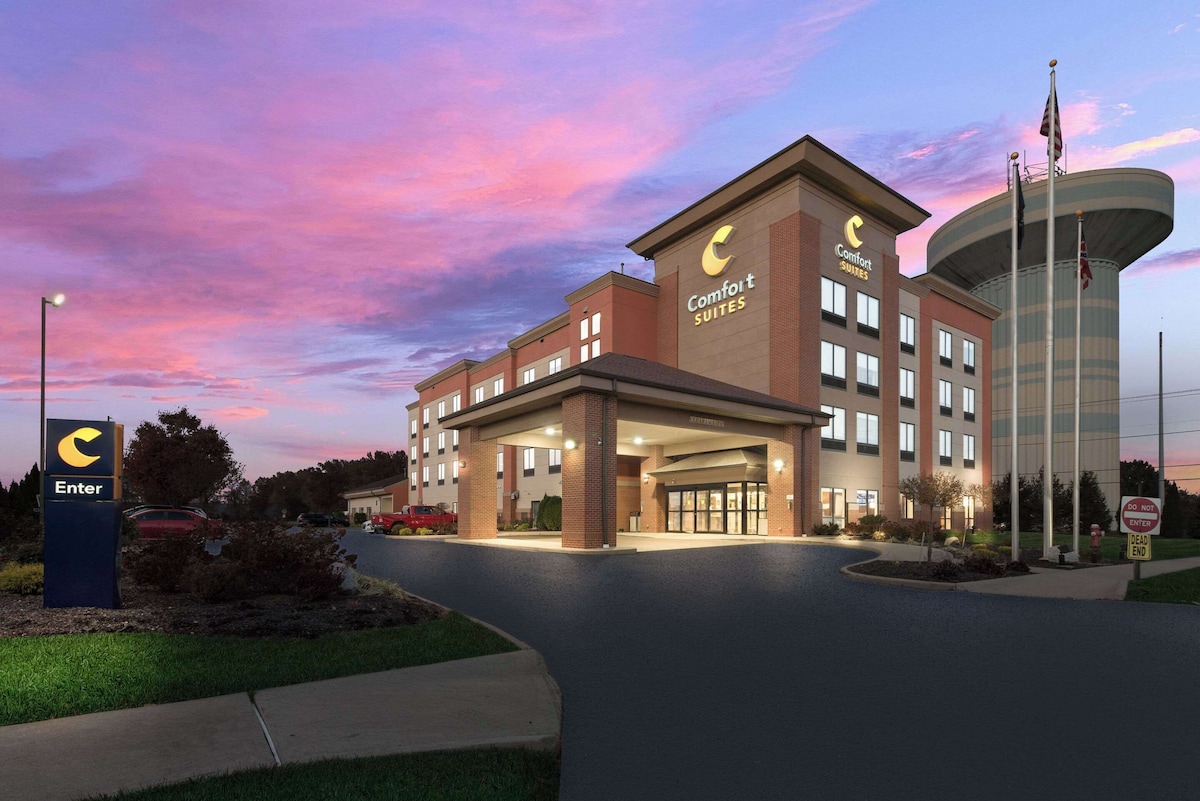 Comfort Suites Columbus East Broad - Photo 1