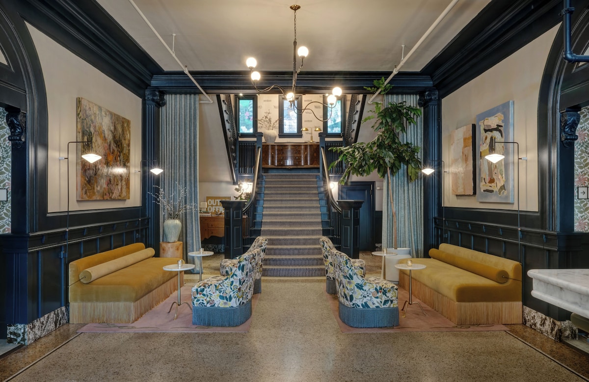 MarQueen Hotel - Photo 1