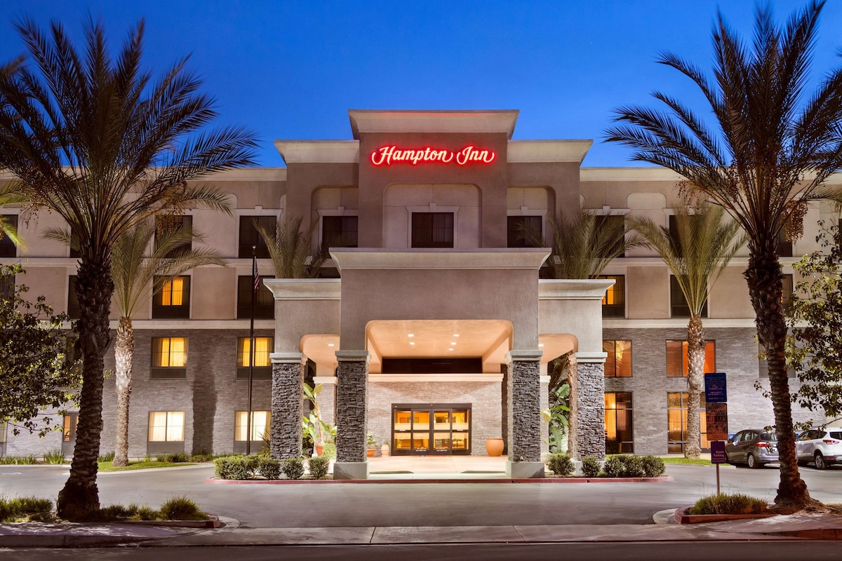 Hampton Inn Los Angeles-Orange County-Cypress - Photo 1