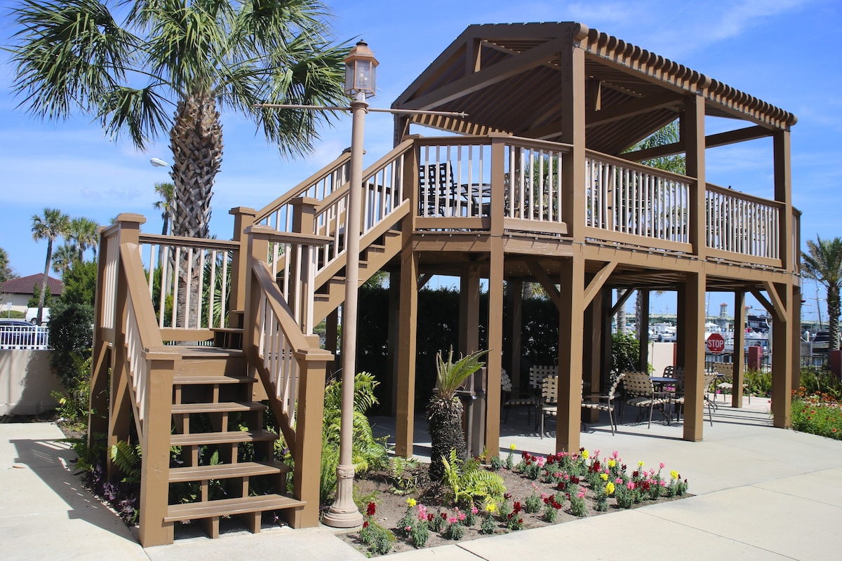 Bayfront Inn - Photo 1