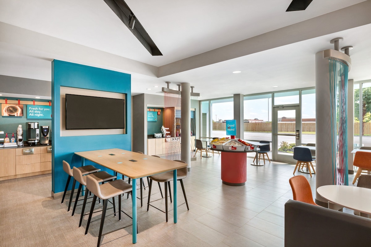 avid Hotel Madison - Huntsville West by IHG - Photo 1
