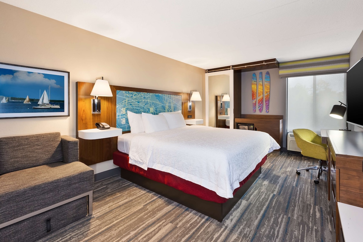 Hampton Inn Traverse City - Photo 1