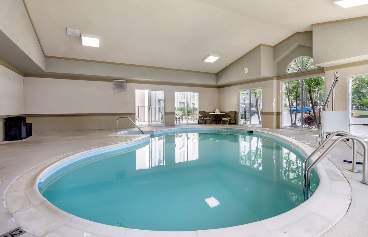 Best Western Plus Inn At Valley View - Photo 1
