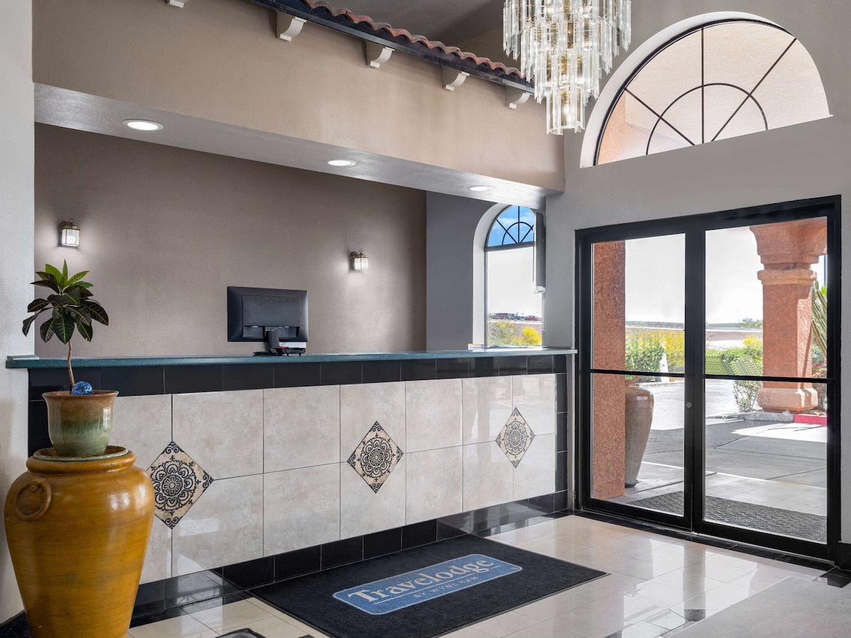 Travelodge by Wyndham Tucson AZ - Photo 1