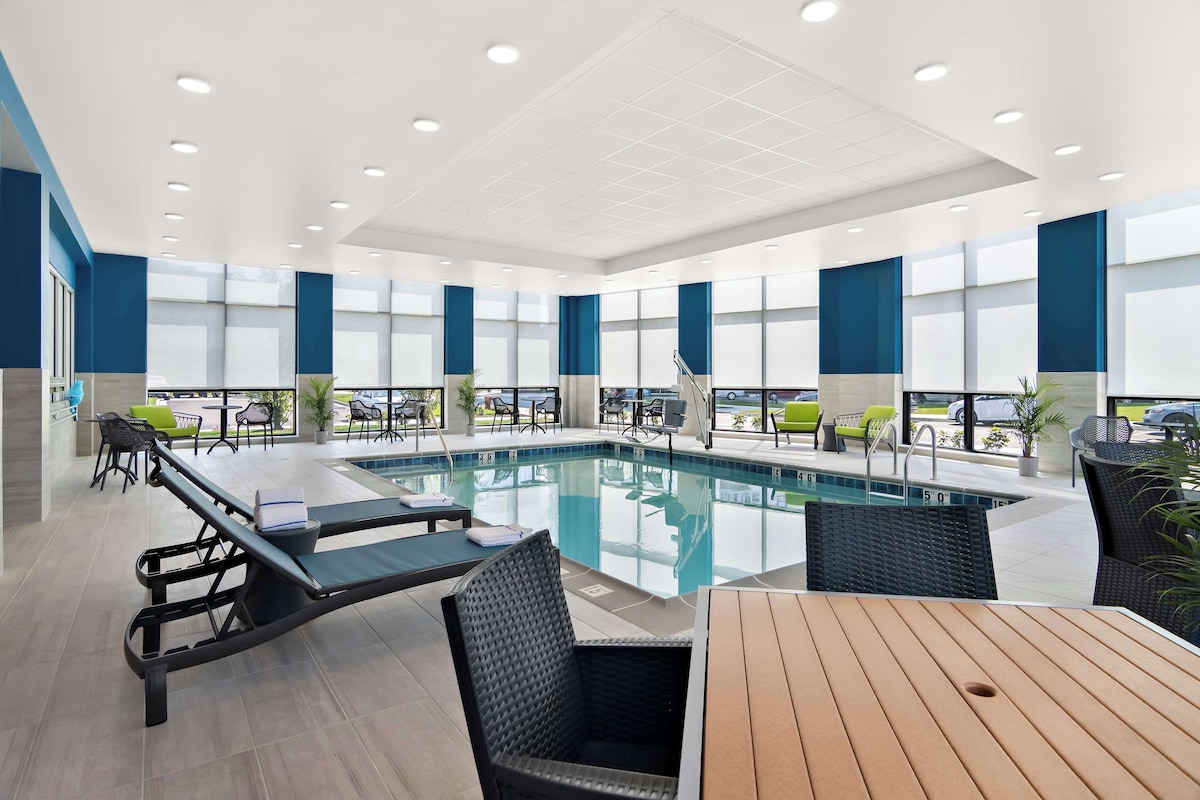 Hampton Inn & Suites Chicago Medical District UIC - Photo 1