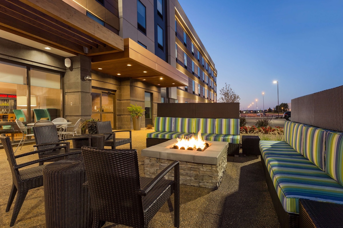 Home2 Suites By Hilton Fargo, Nd - Photo 1