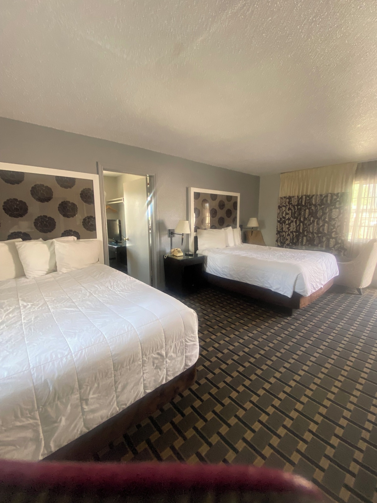 Budget Inn At The Heavenly Gondola - Photo 1