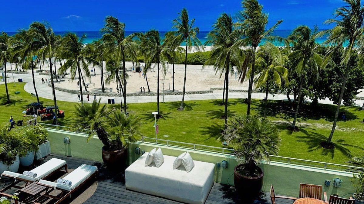 Pelican Hotel - Photo 1
