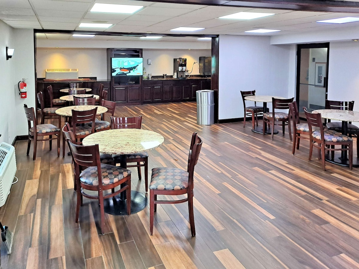Studio 6 Suites Catonsville, MD – Baltimore West - Photo 1