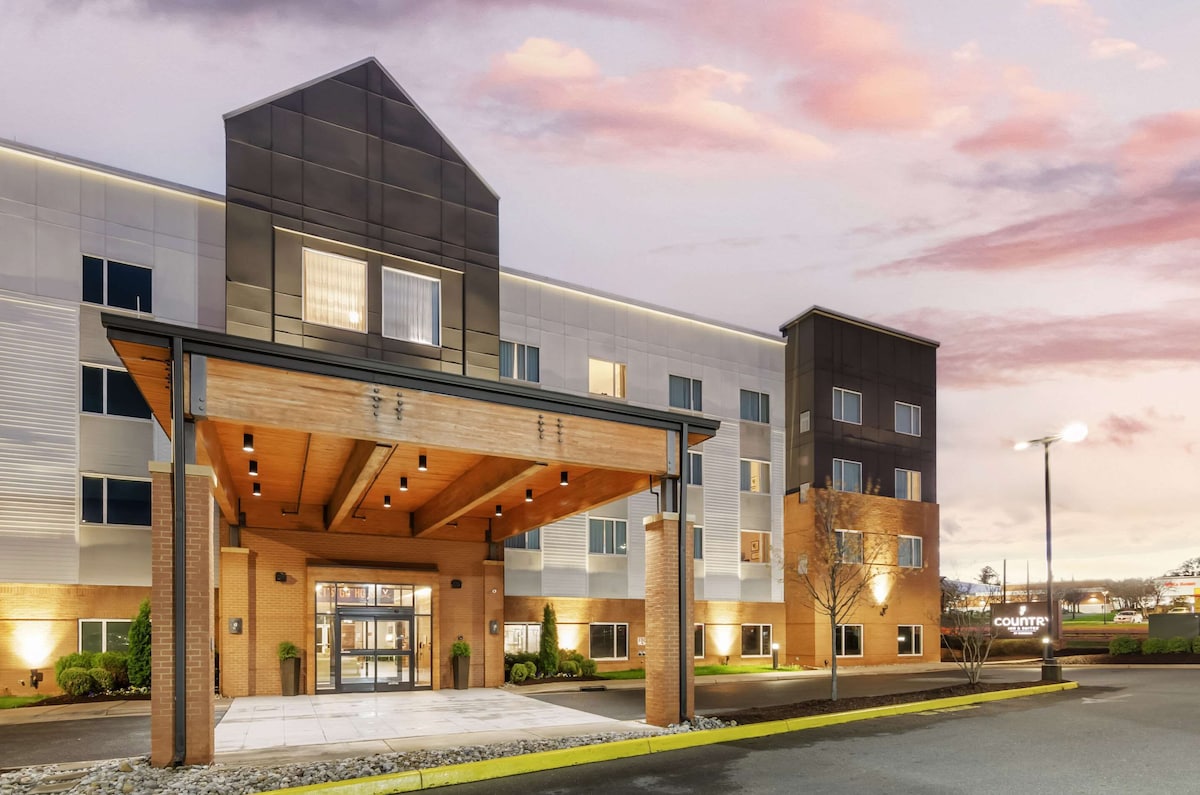 Country Inn & Suites by Radisson, Charlottesville-UVA, VA - Photo 1