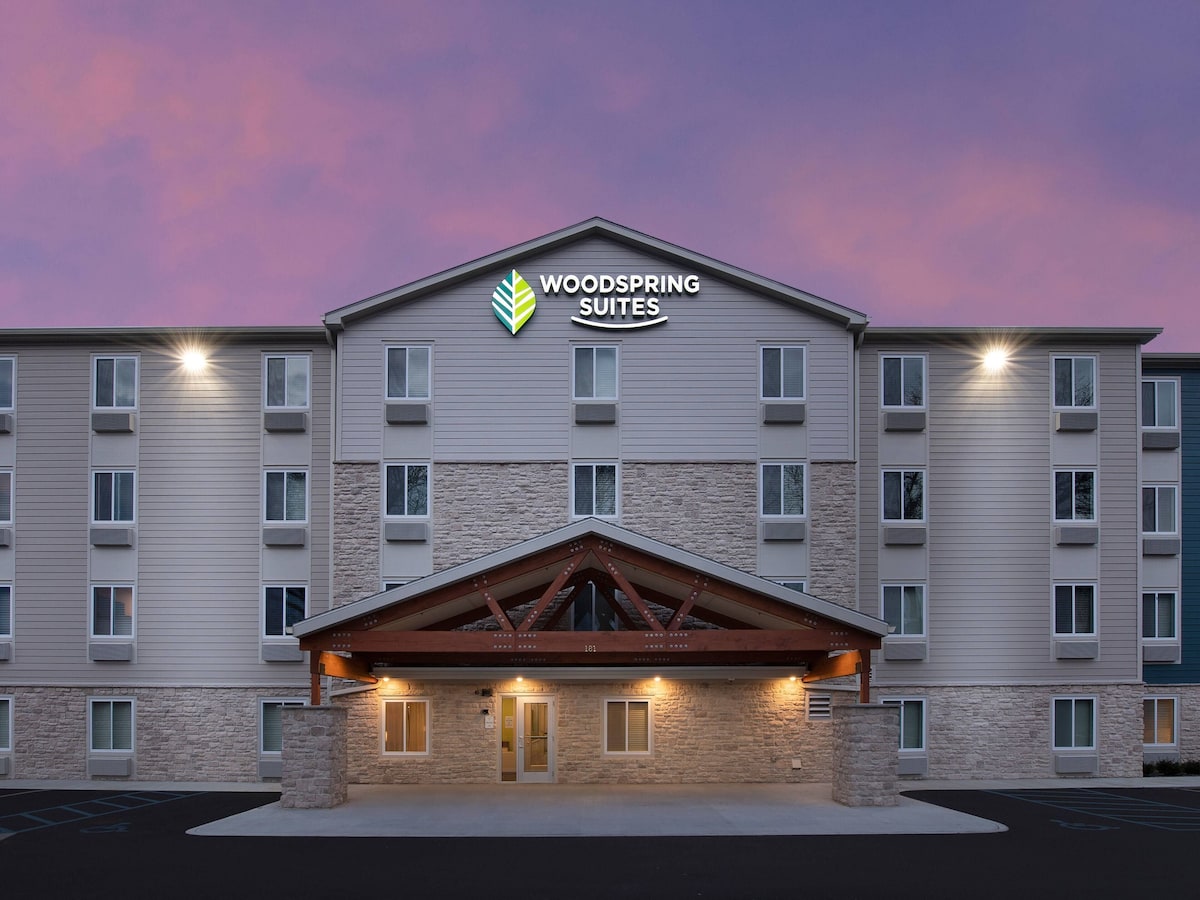 WoodSpring Suites Naples West - Photo 1