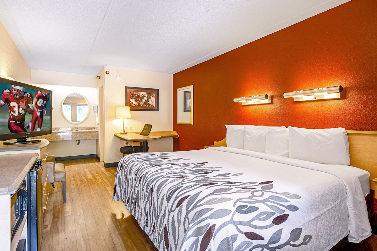 Red Roof Inn Jacksonville Airport - Photo 1
