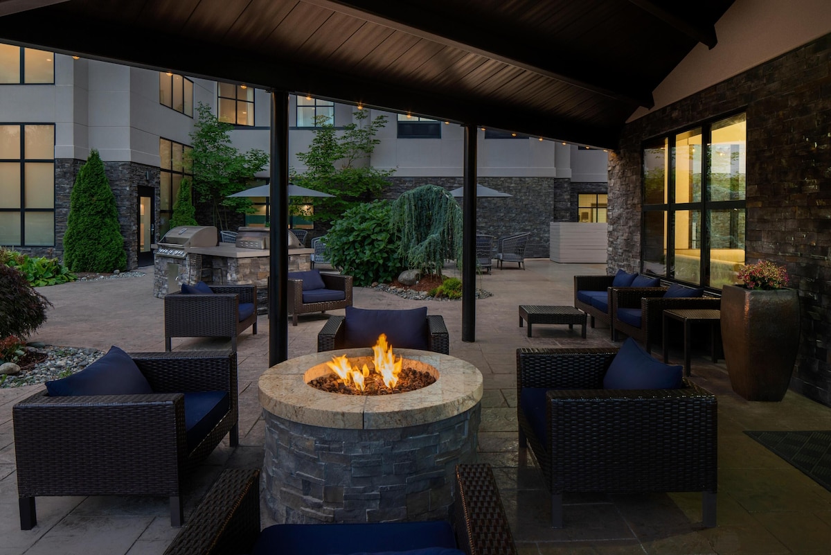 Homewood Suites by Hilton Lynnwood Seattle Everett, WA - Photo 1