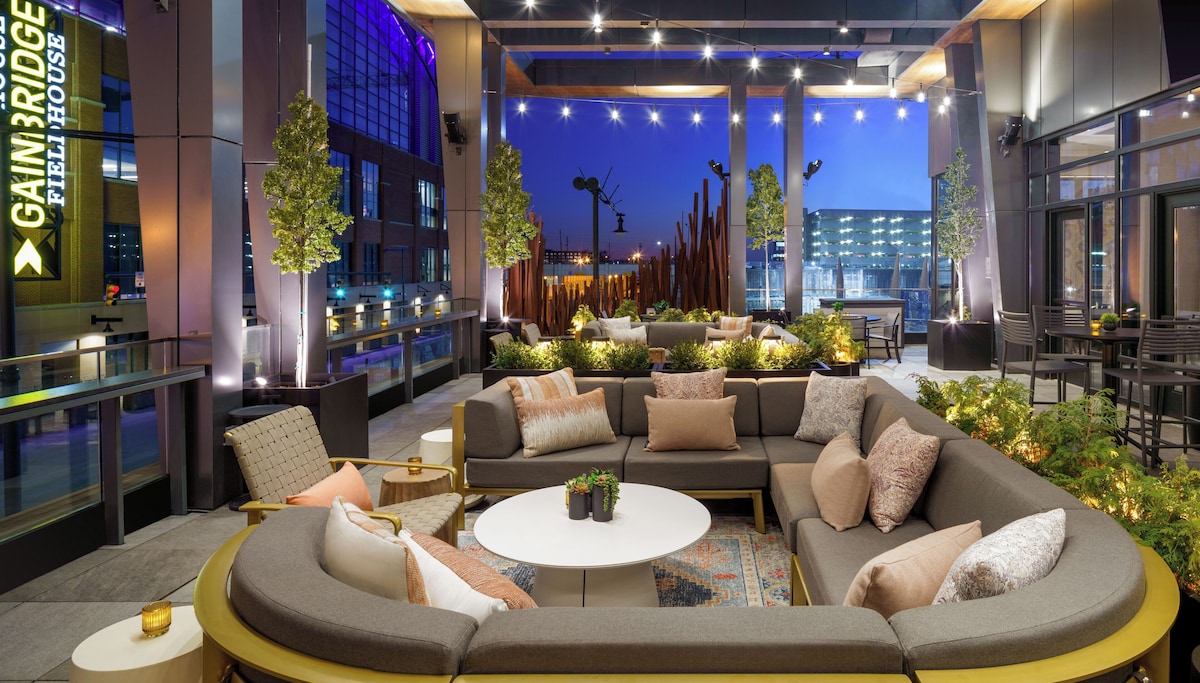 Hyatt Place Indianapolis Downtown - Photo 1