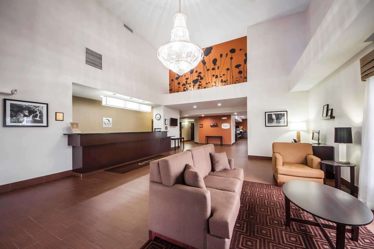 Sleep Inn & Suites Oklahoma City North - Photo 1