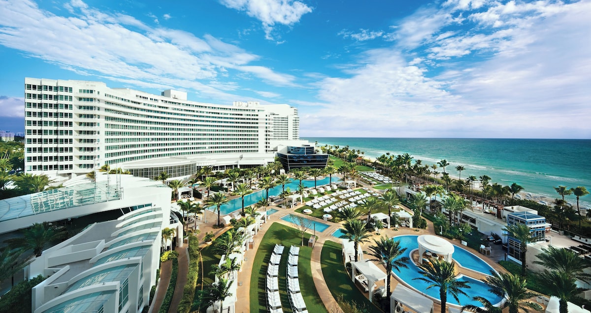 Fontainebleau Miami Beach - Photo 1