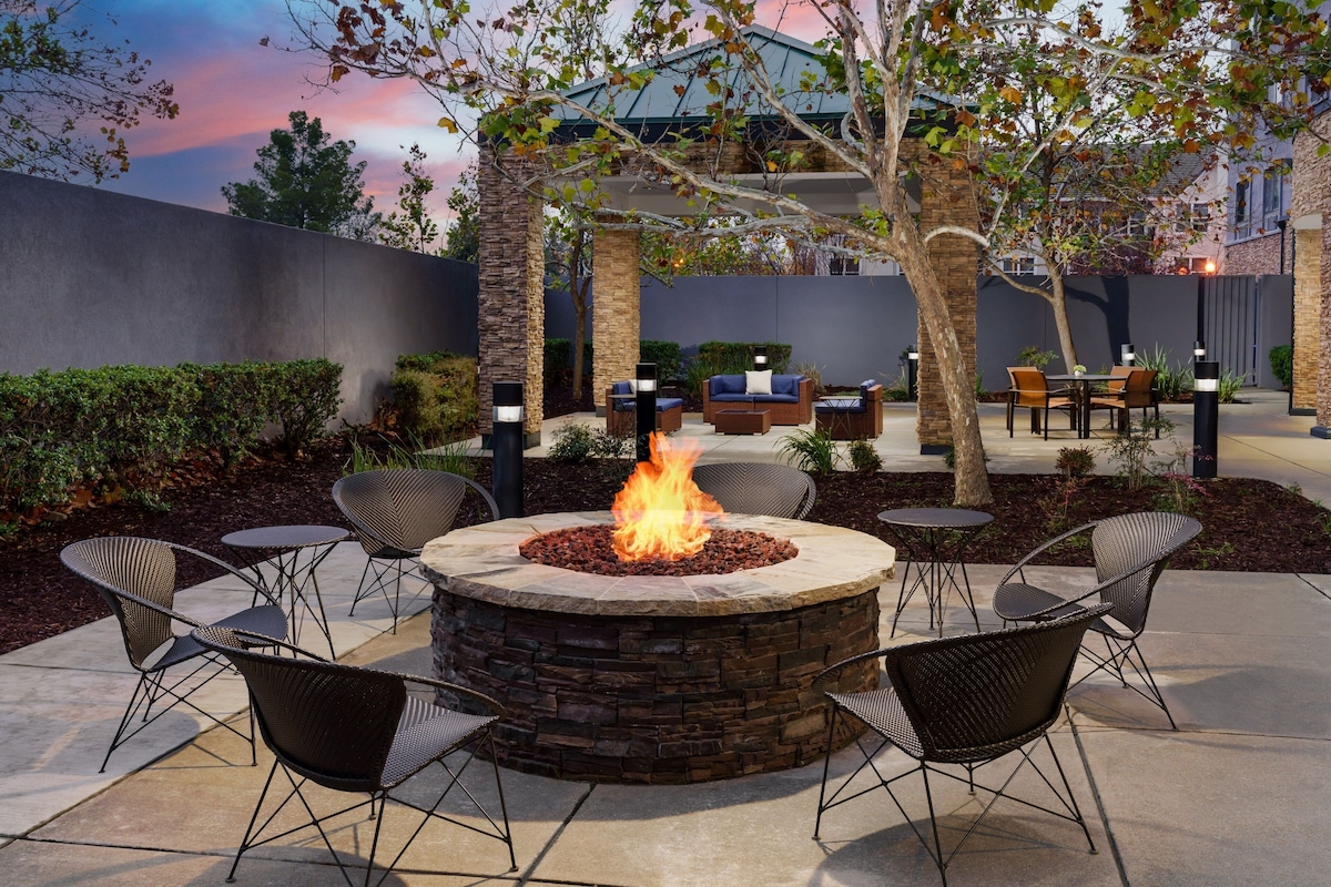 Courtyard by Marriott Sacramento Folsom - Photo 1