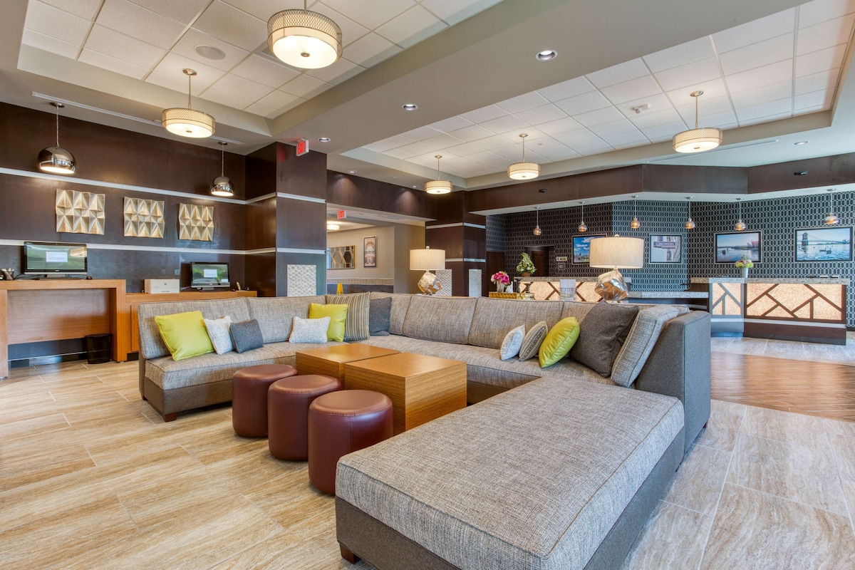 Drury Inn & Suites Cincinnati Northeast Mason - Photo 1