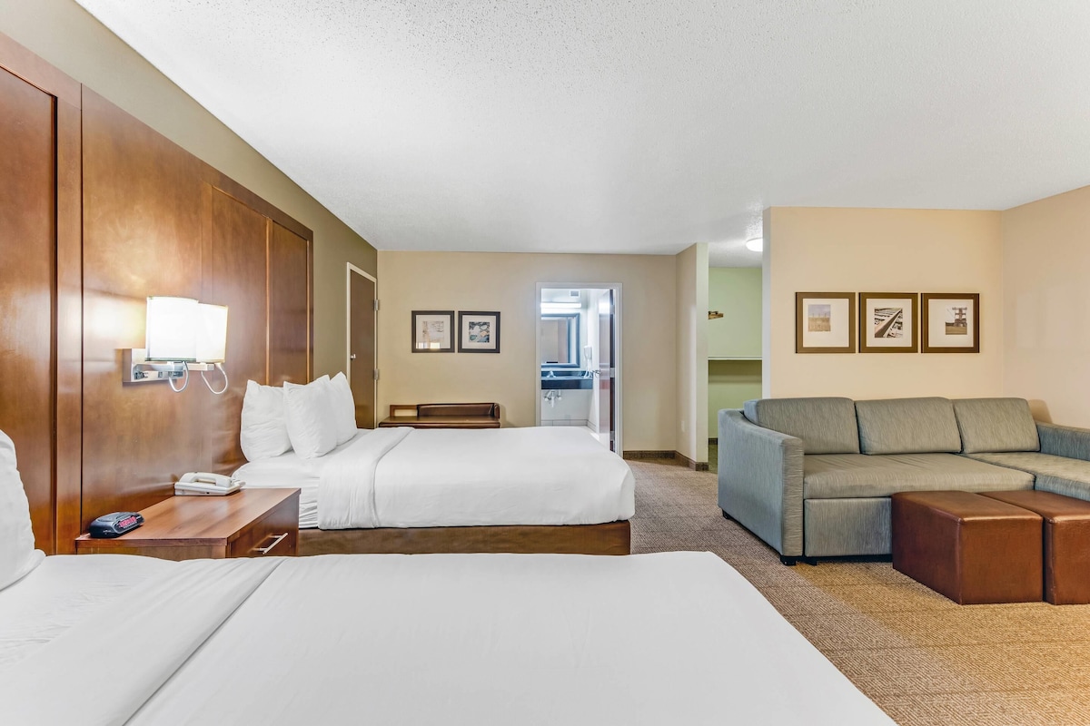 Comfort Suites Huntsville MidCity District at Research Park - Photo 1