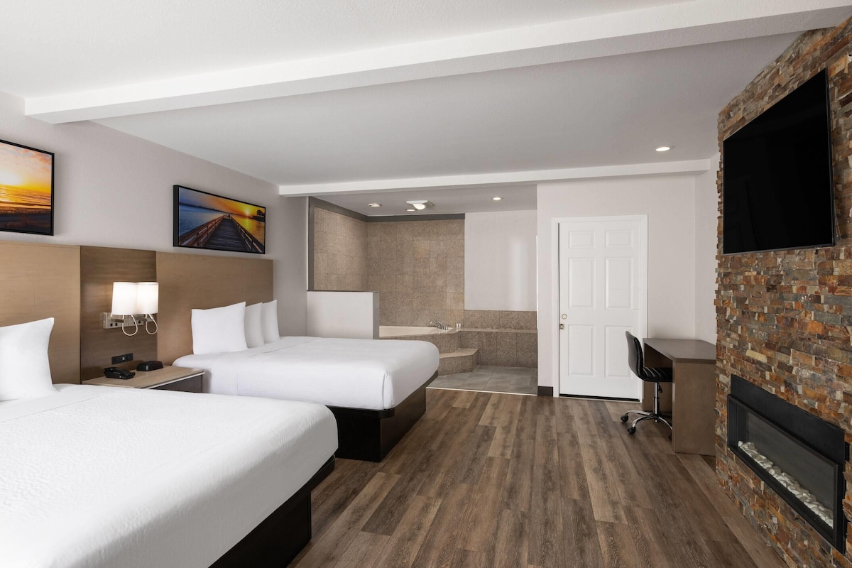 Days Inn by Wyndham Monterey Downtown - Photo 1