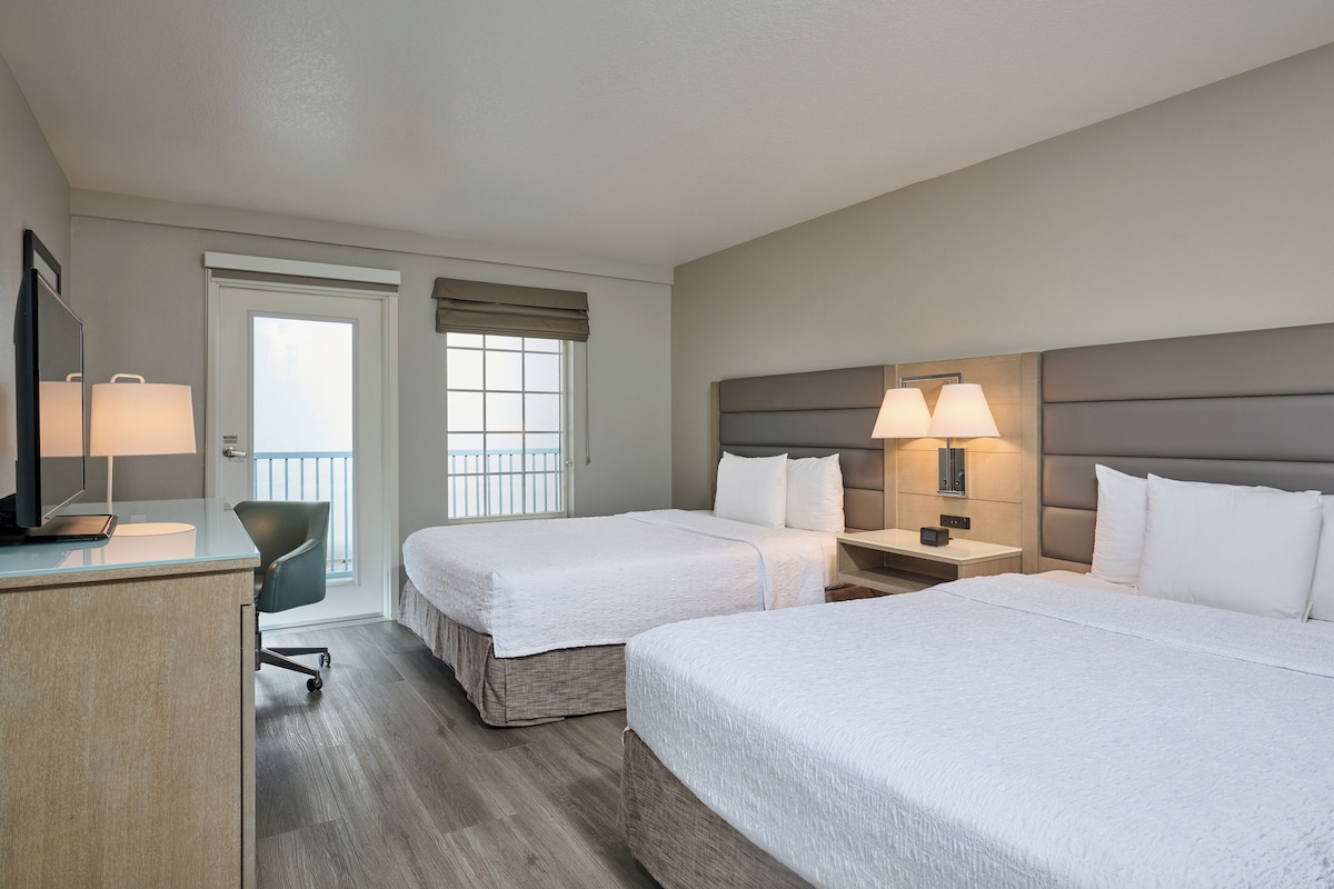 Hampton Inn and Suites Hermosa Beach - Photo 1