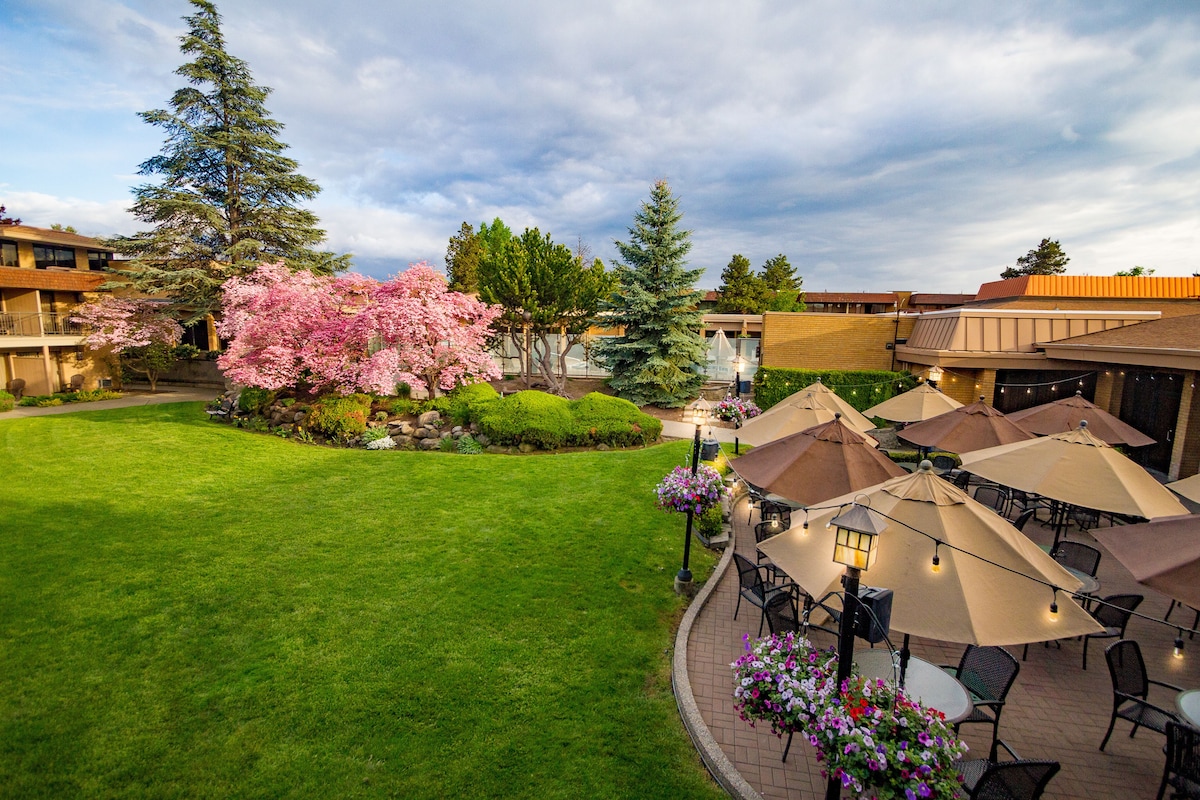 Mirabeau Park Hotel & Convention Center - Photo 1