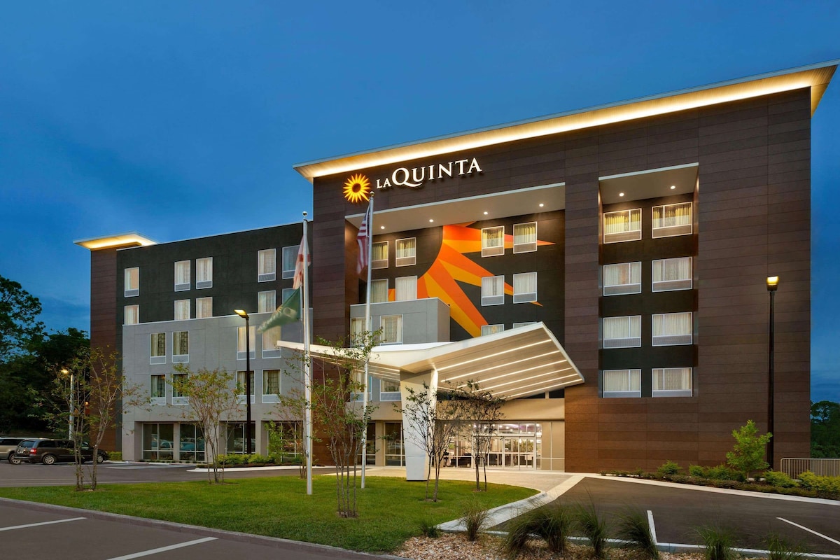 La Quinta By Wyndham Gainesville - Photo 1