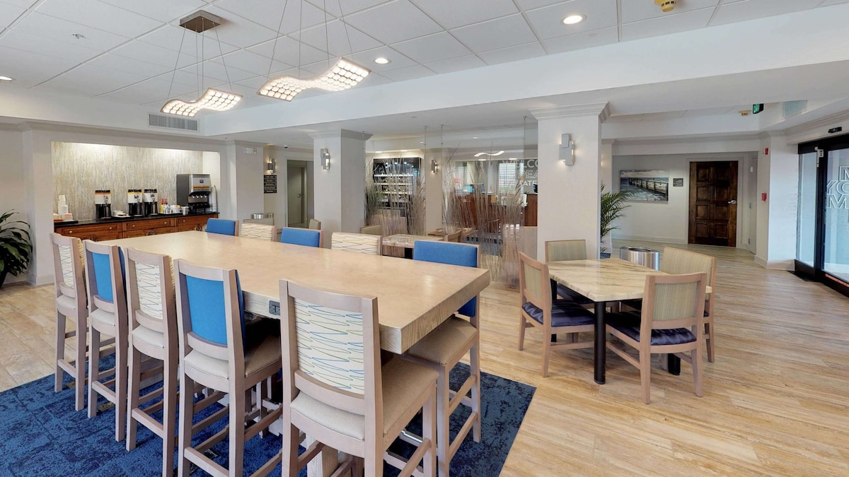 Hampton Inn St. Simons Island - Photo 1