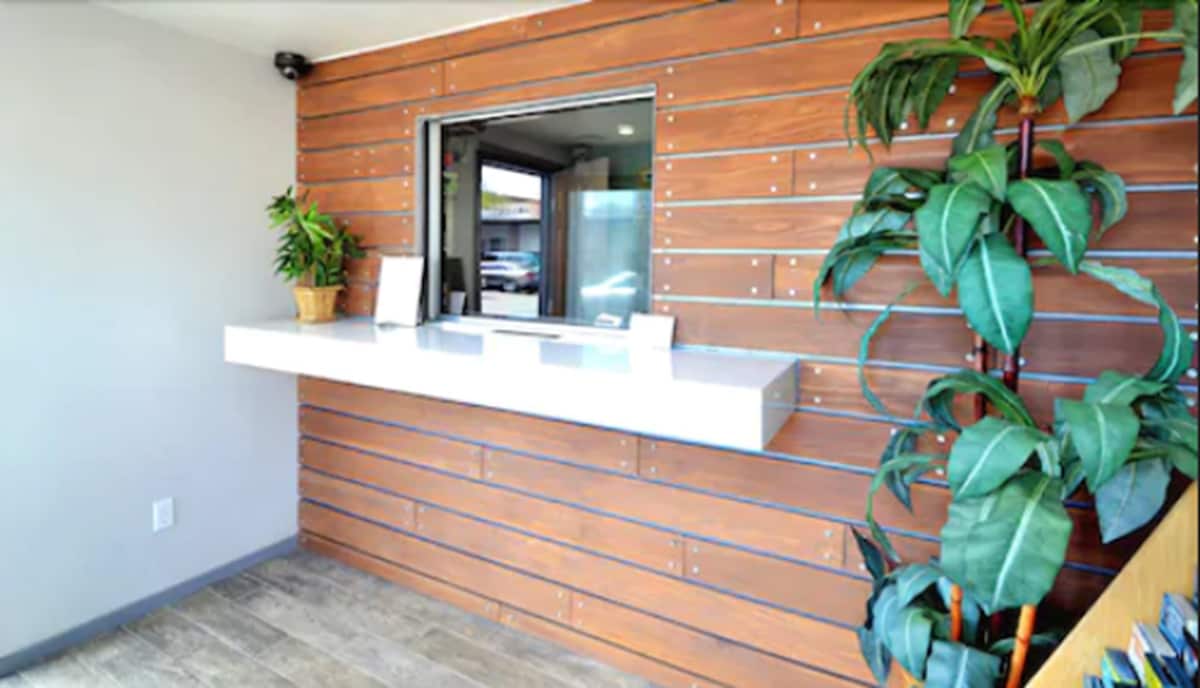 Lodge at 32nd - Photo 1