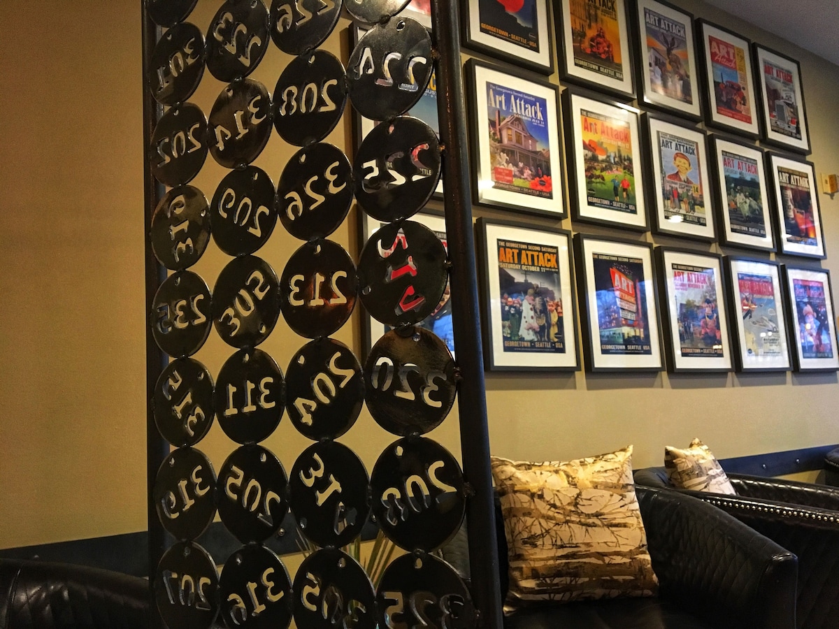 Georgetown Inn - Photo 1