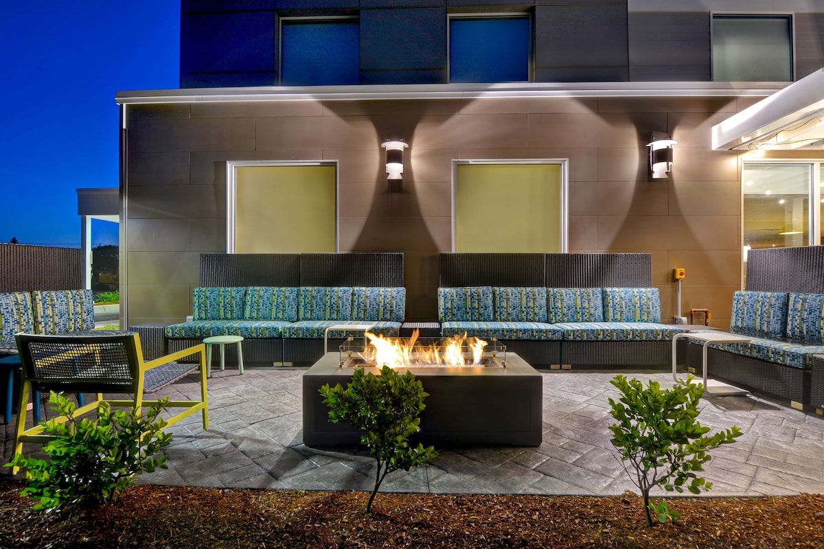 Home2 Suites By Hilton Williston Burlington, Vt - Photo 1