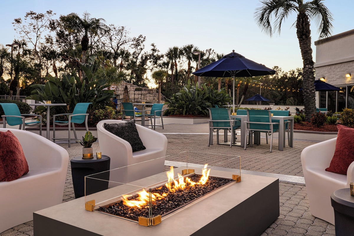 Crowne Plaza Orlando - Lake Buena Vista by IHG - Photo 1