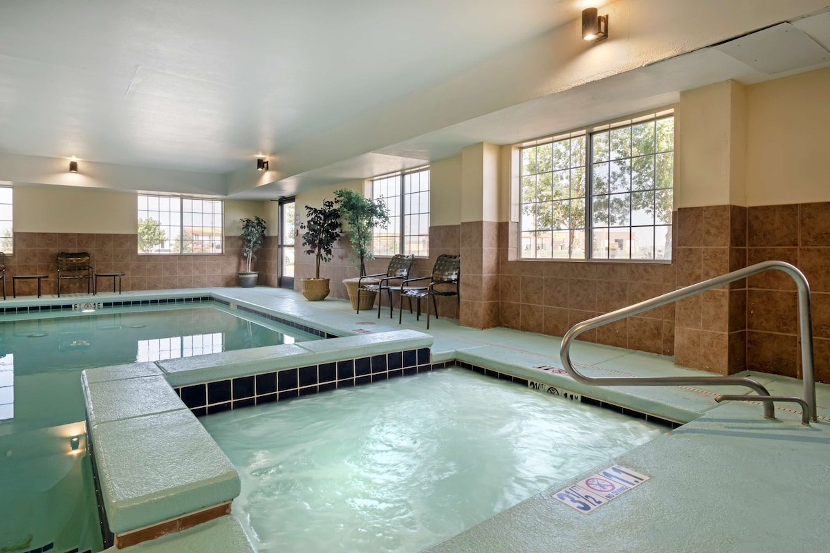 Best Western Laramie Inn & Suites - Photo 1