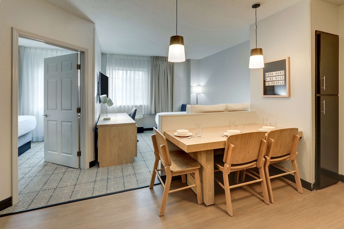 Sonesta Simply Suites Miami Airport Doral - Photo 1
