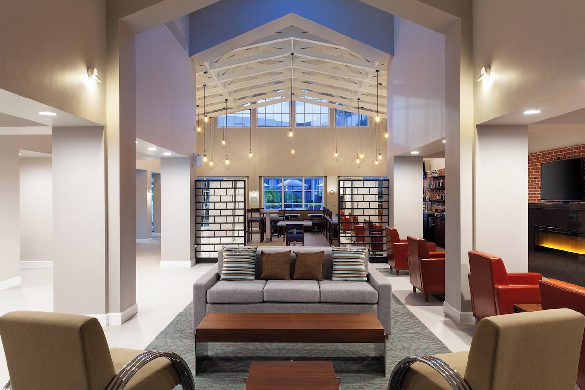 Four Points by Sheraton Orlando Convention Center - Photo 1