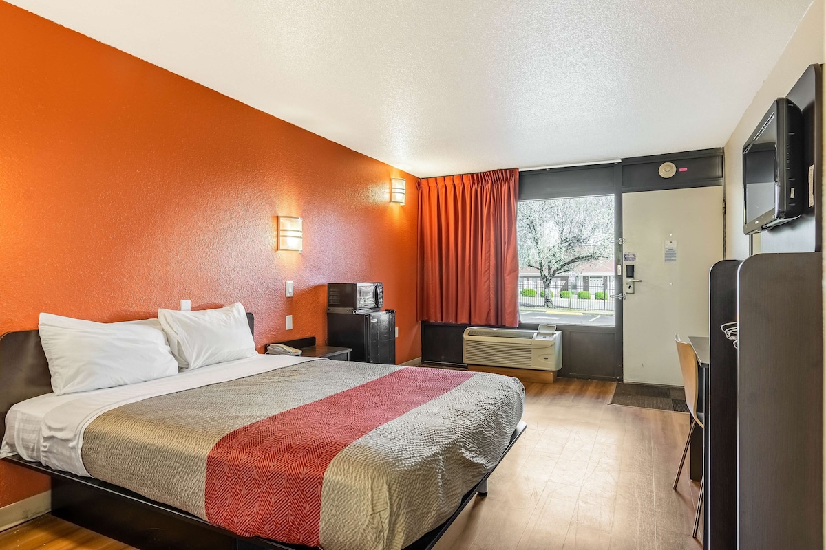 Motel 6 Little Rock, AR - West - Photo 1