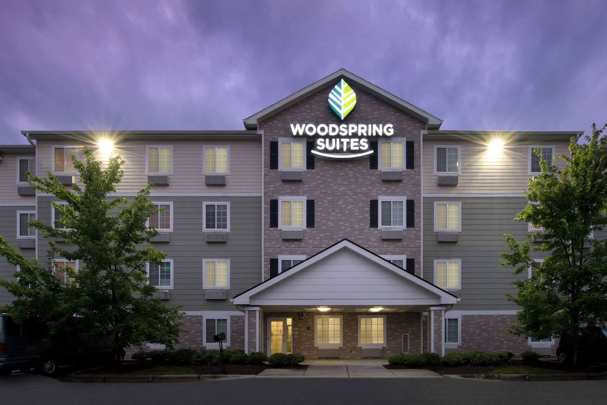 WoodSpring Suites Raleigh Apex - Photo 1