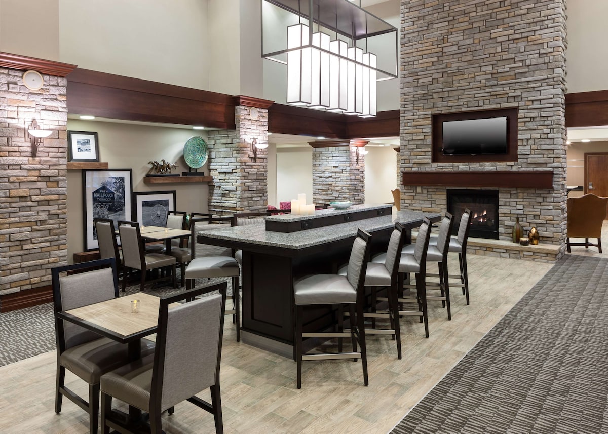 Hampton Inn & Suites Colorado Springs/I-25 South - Photo 1
