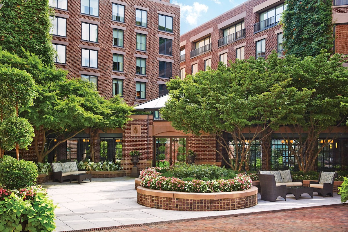 Four Seasons Hotel Washington, DC - Photo 1
